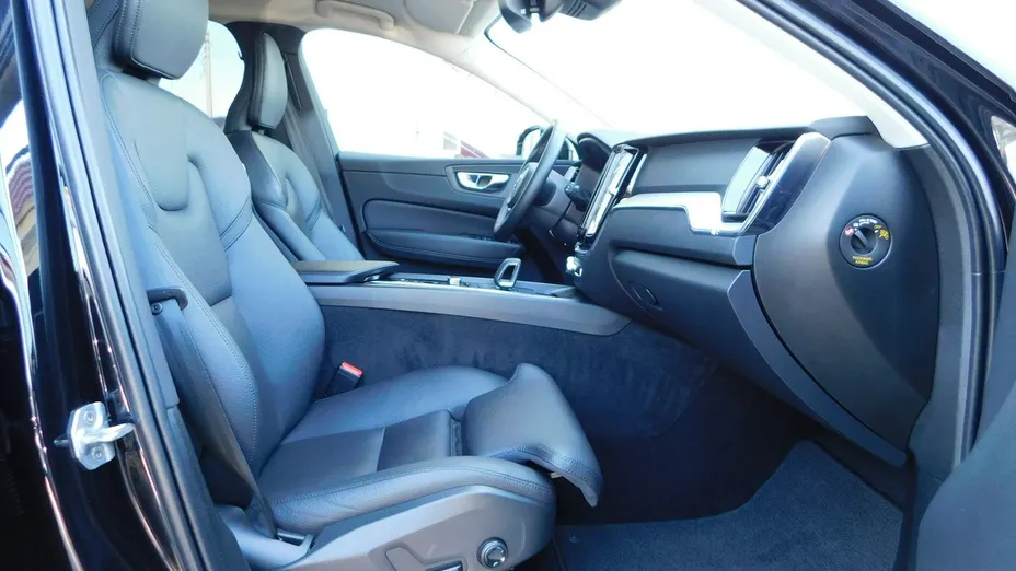 VOLVO XC60 -