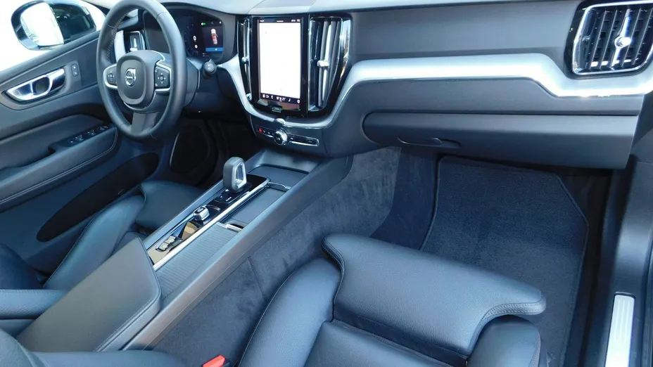 VOLVO XC60 -