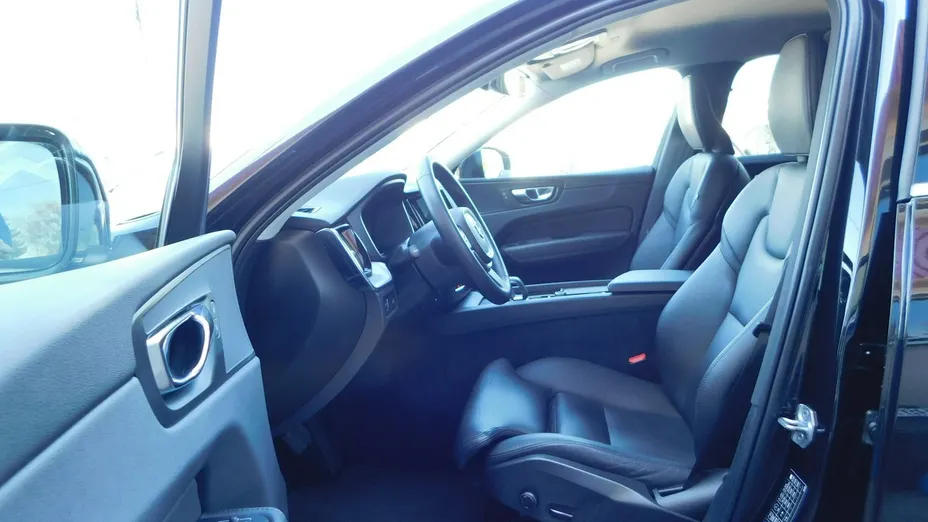 VOLVO XC60 -