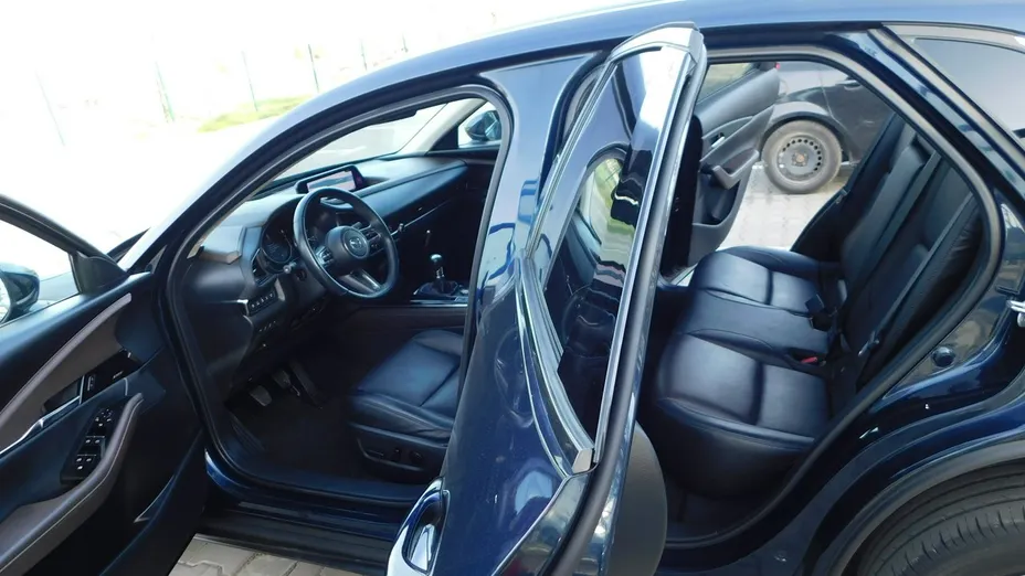MAZDA CX-30 -