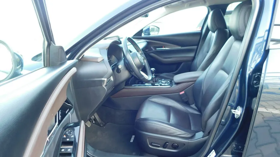 MAZDA CX-30 -