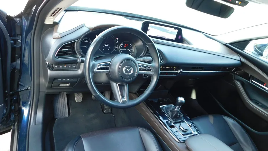 MAZDA CX-30 -