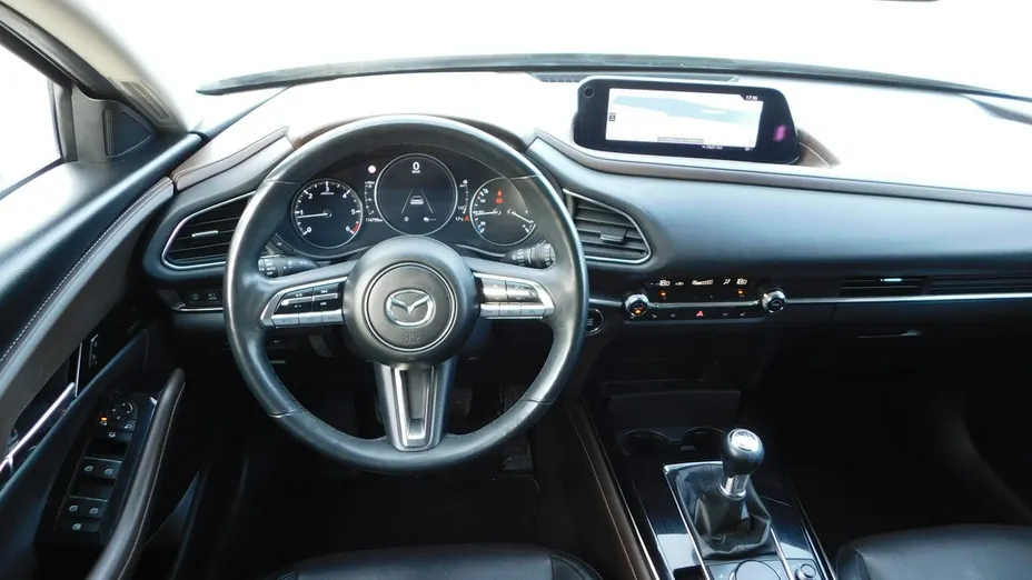 MAZDA CX-30 -