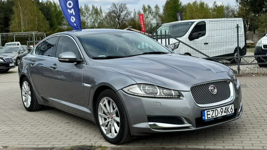 JAGUAR XF -