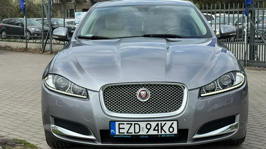 JAGUAR XF -
