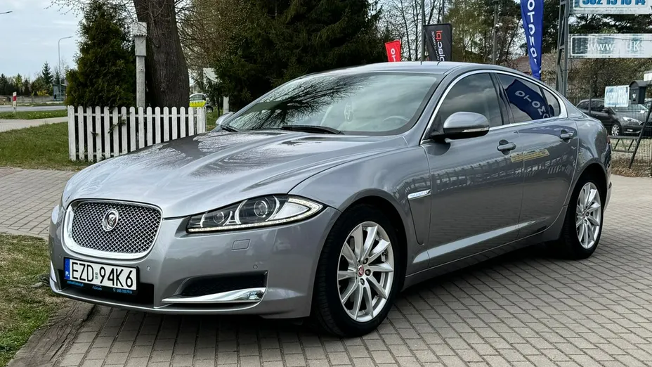 JAGUAR XF -