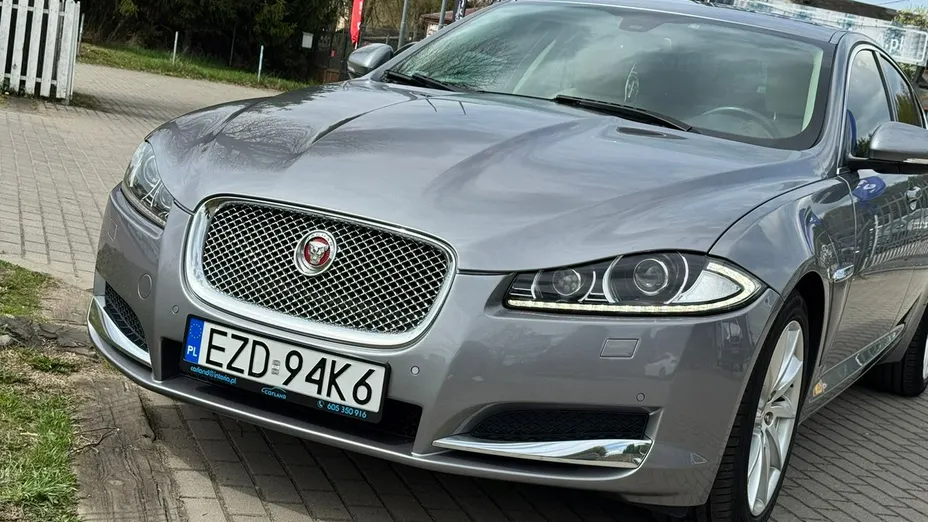 JAGUAR XF -