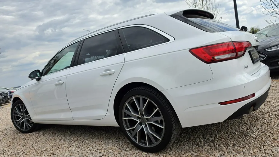 AUDI A4 -