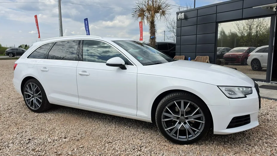 AUDI A4 -