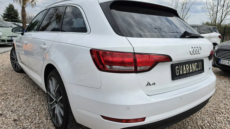 AUDI A4 -