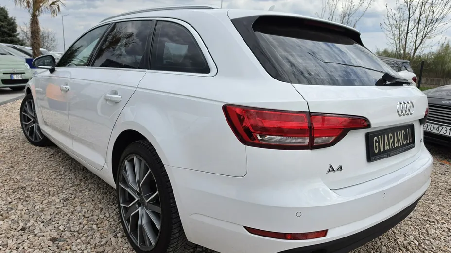AUDI A4 -