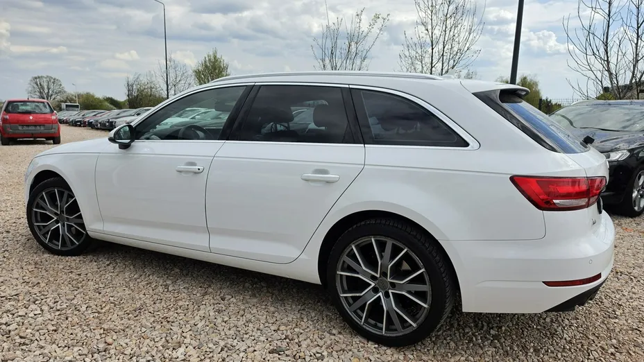 AUDI A4 -