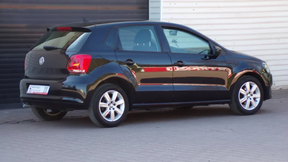 VOLKSWAGEN Polo -