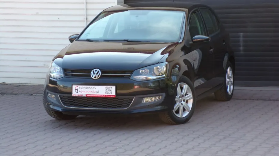VOLKSWAGEN Polo -