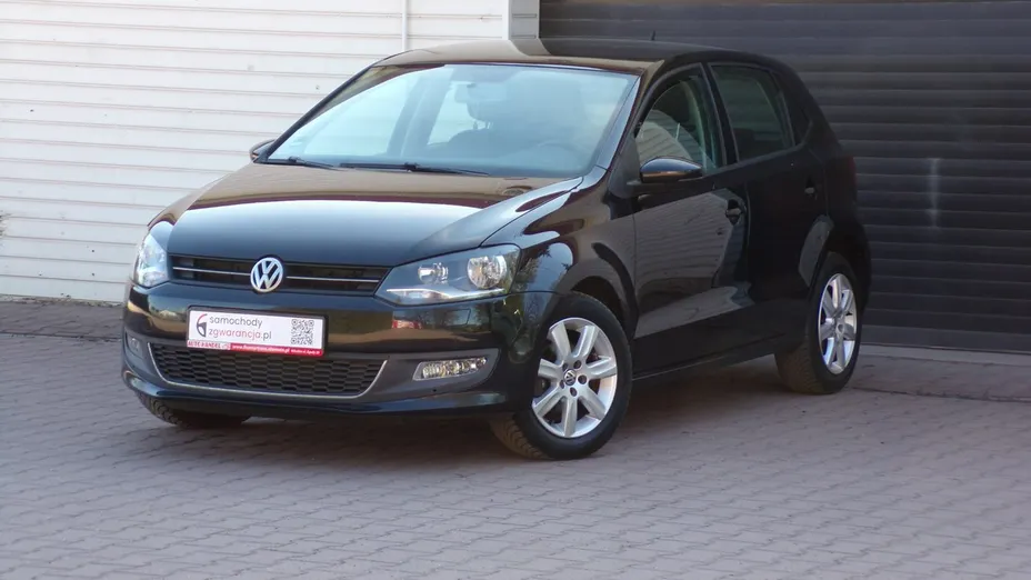 VOLKSWAGEN Polo -