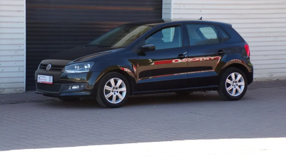 VOLKSWAGEN Polo -