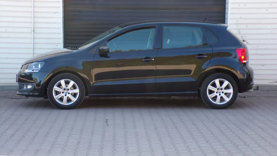VOLKSWAGEN Polo -