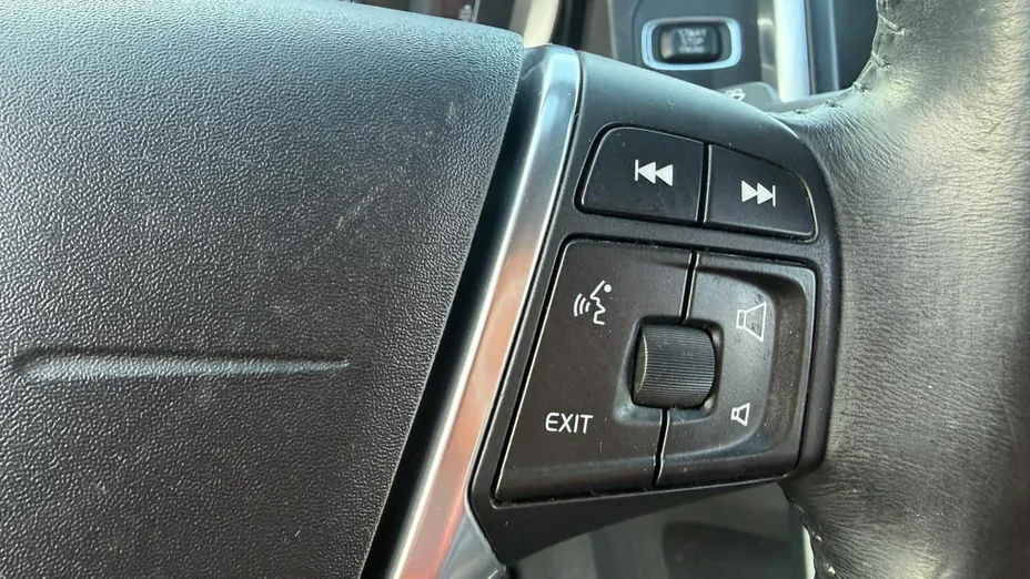 VOLVO XC60 -