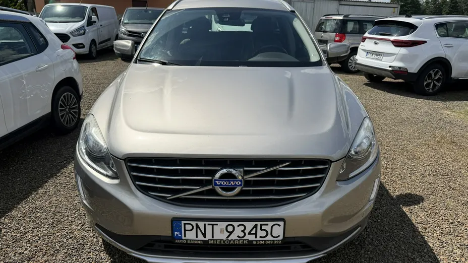 VOLVO XC60 -