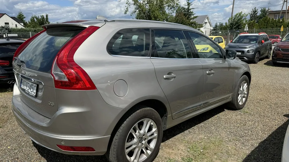 VOLVO XC60 -