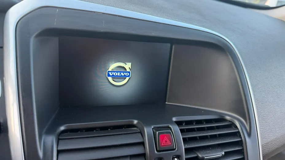 VOLVO XC60 -