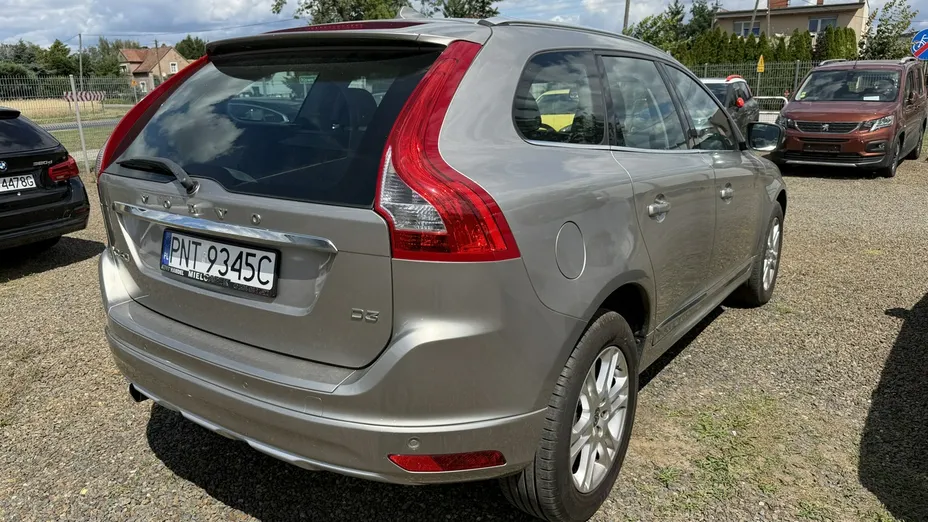 VOLVO XC60 -