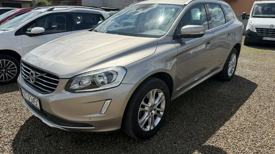 VOLVO XC60 -