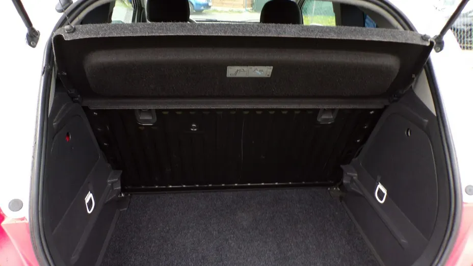 OPEL Corsa -