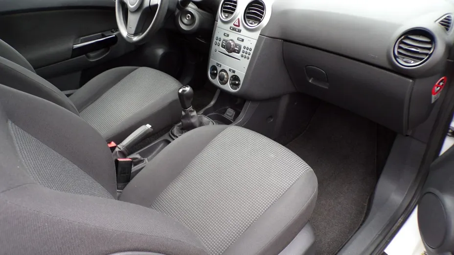 OPEL Corsa -