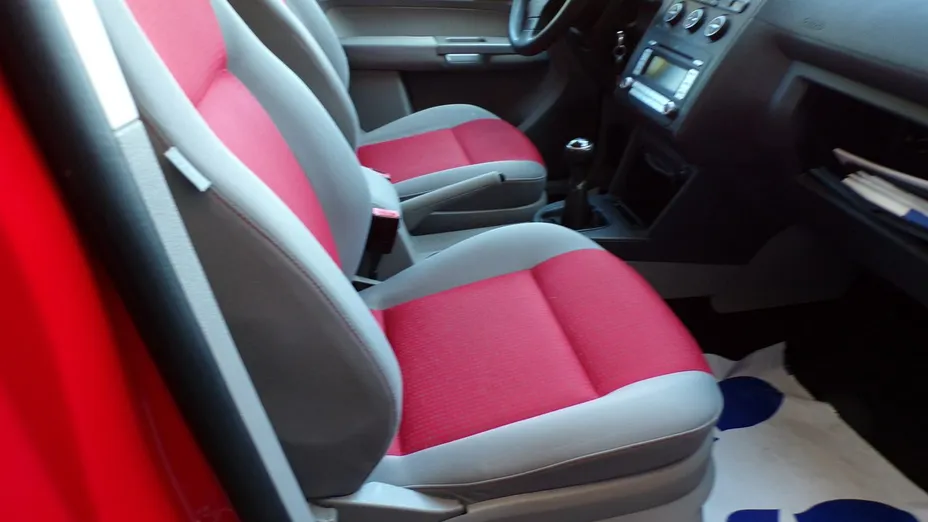 VOLKSWAGEN Caddy -