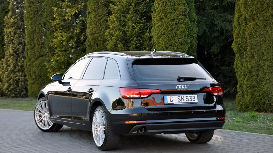 AUDI A4 -