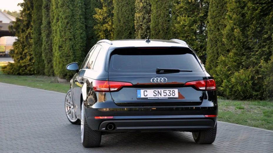 AUDI A4 -