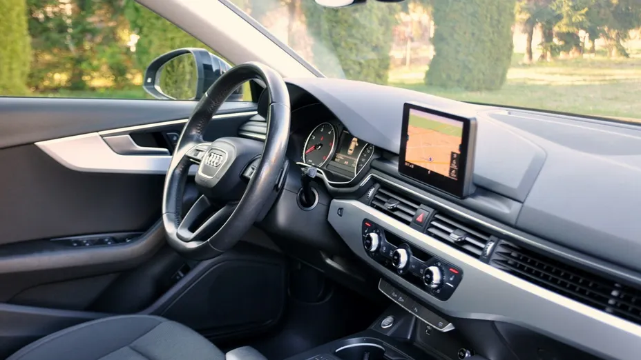 AUDI A4 -