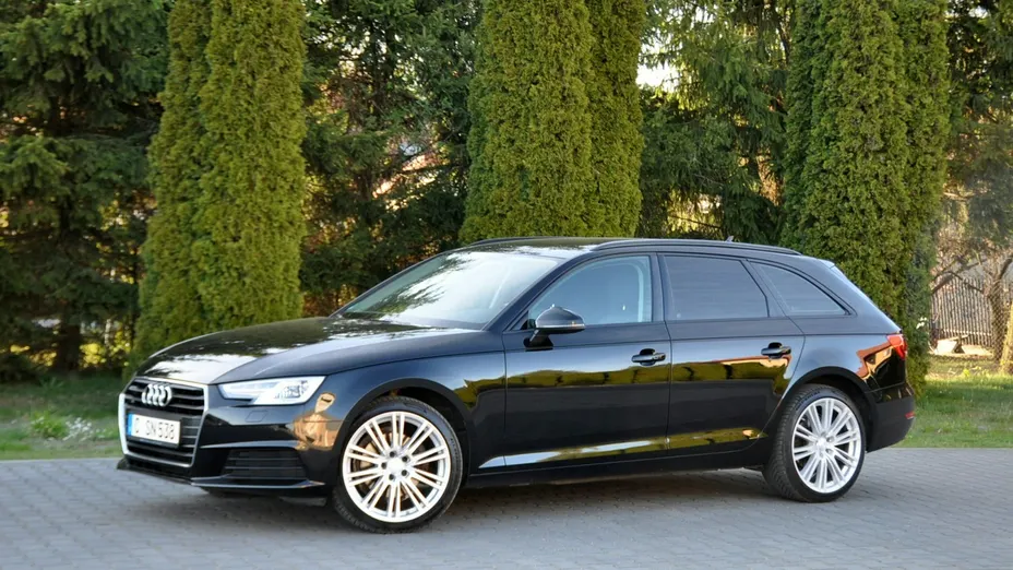 AUDI A4 -