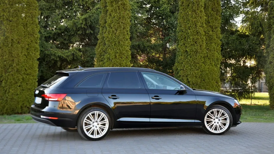 AUDI A4 -