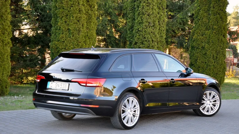AUDI A4 -
