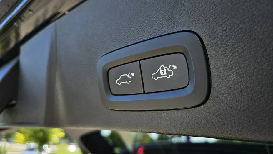 VOLVO XC40 -