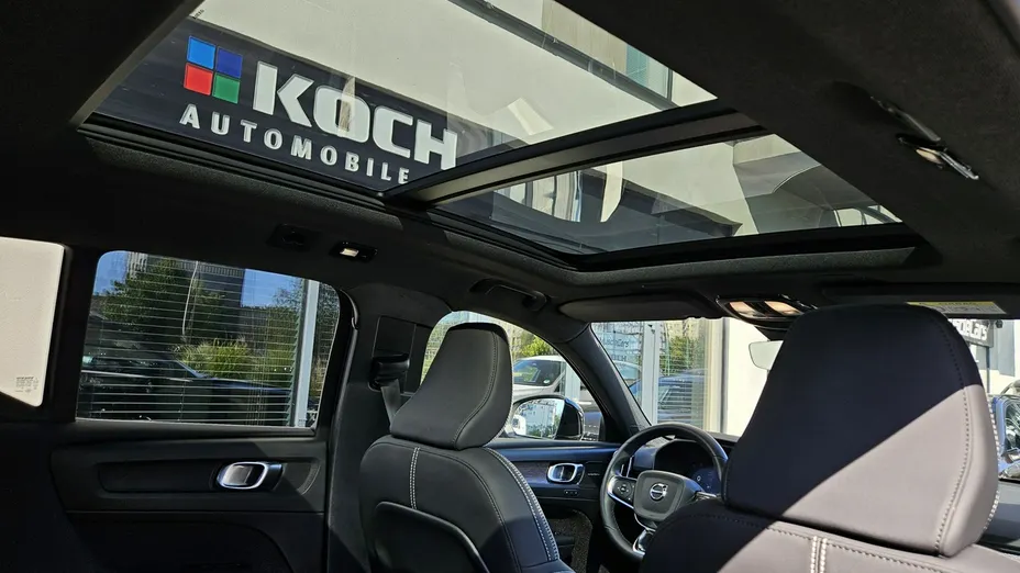 VOLVO XC40 -