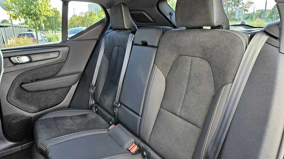 VOLVO XC40 -