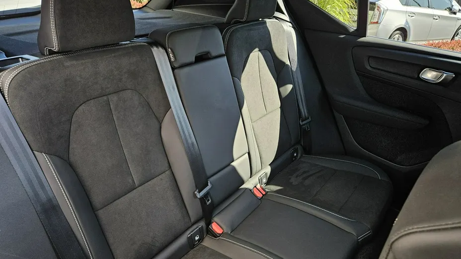VOLVO XC40 -
