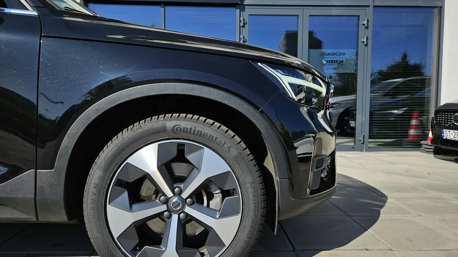 VOLVO XC40 -