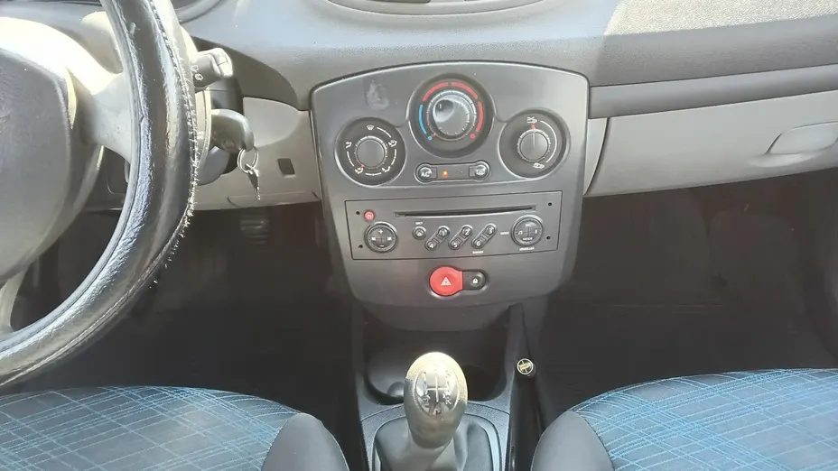 RENAULT Clio -