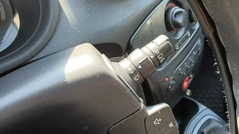 RENAULT Clio -