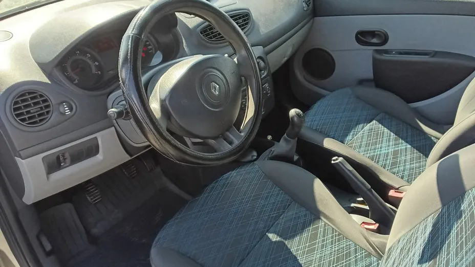 RENAULT Clio -
