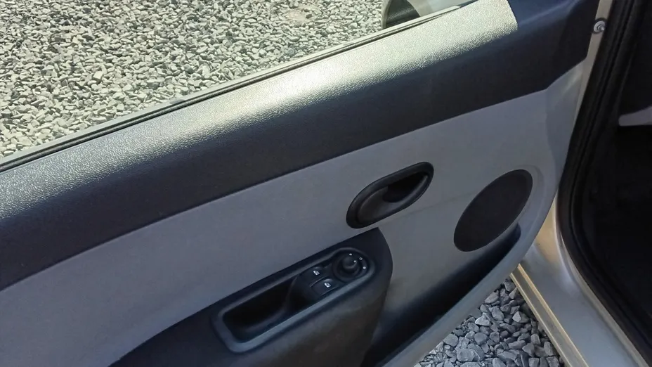 RENAULT Clio -