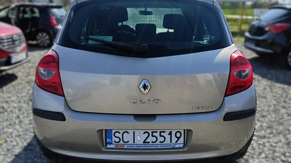 RENAULT Clio -