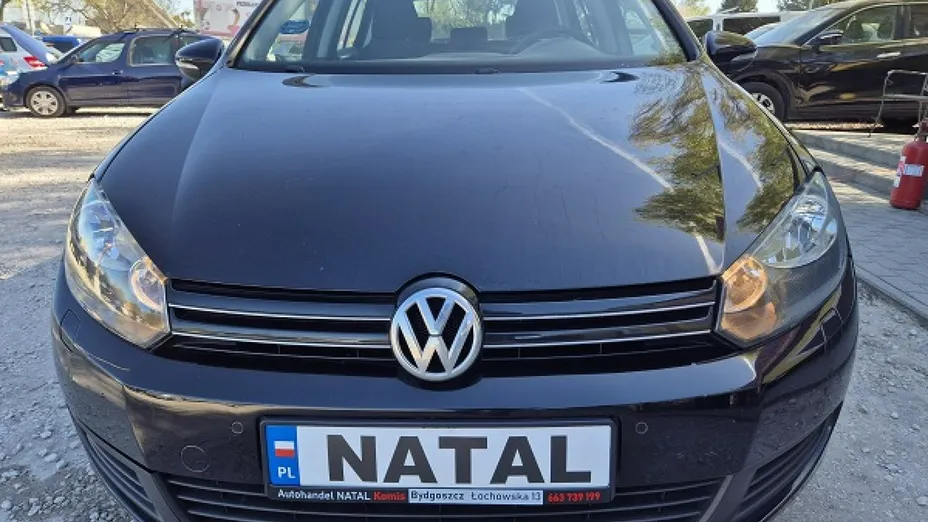 VOLKSWAGEN Golf -