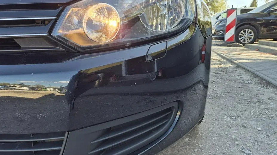 VOLKSWAGEN Golf -