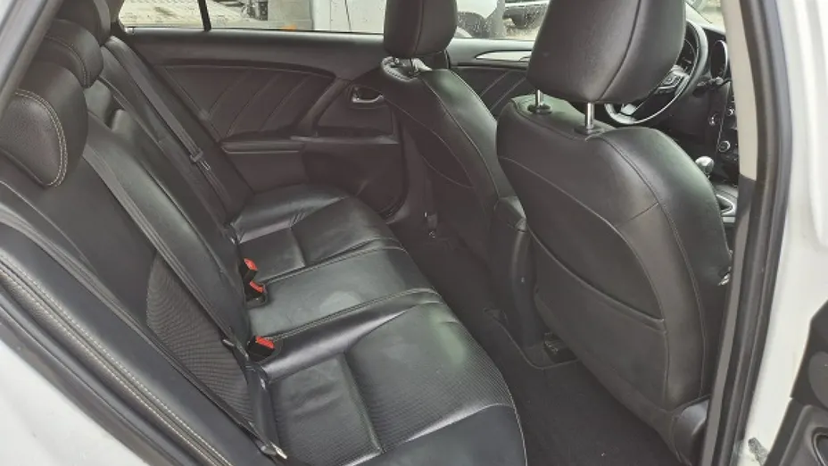 TOYOTA Avensis -