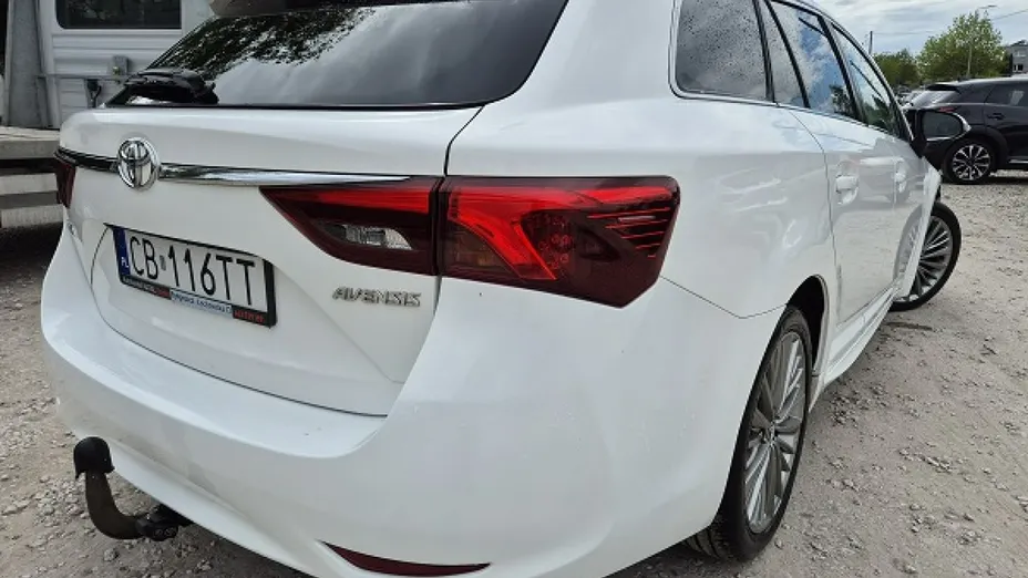 TOYOTA Avensis -